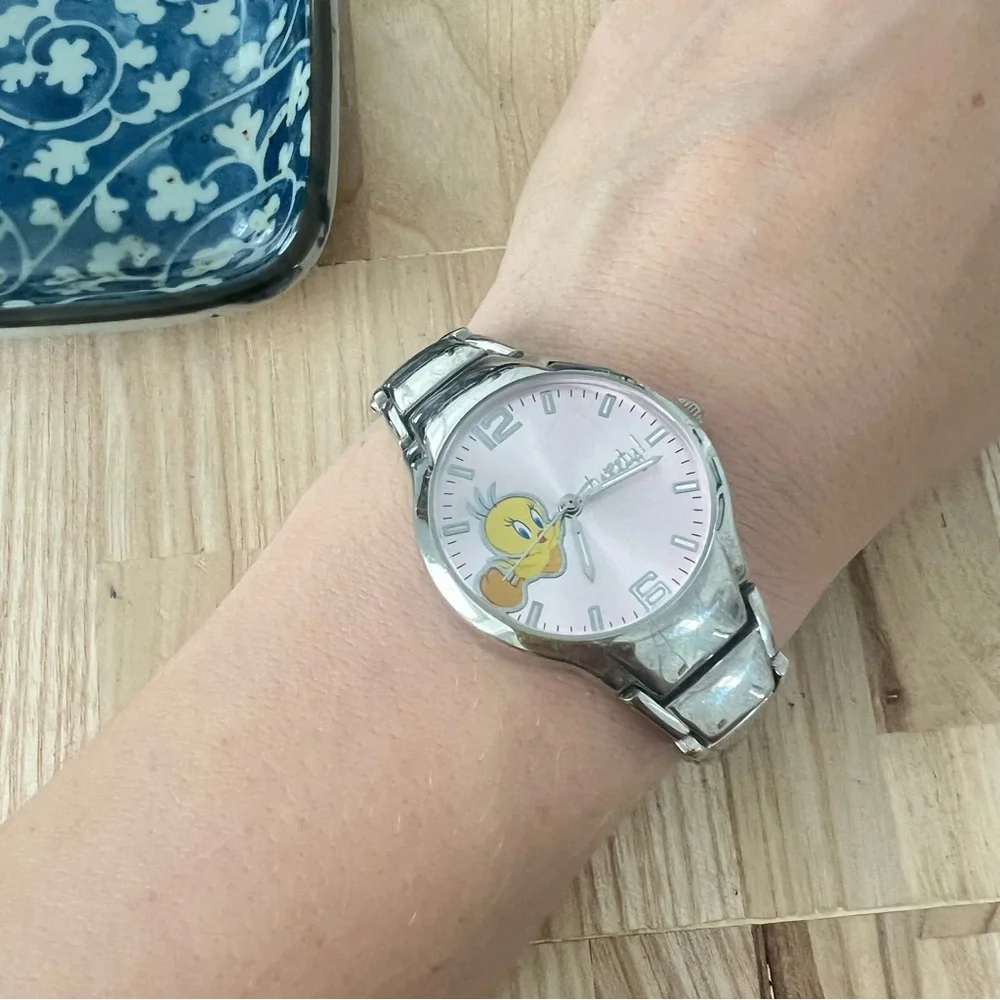 Looney tunes tweety bird ladies silver tone fashion watch NEW BATTERY